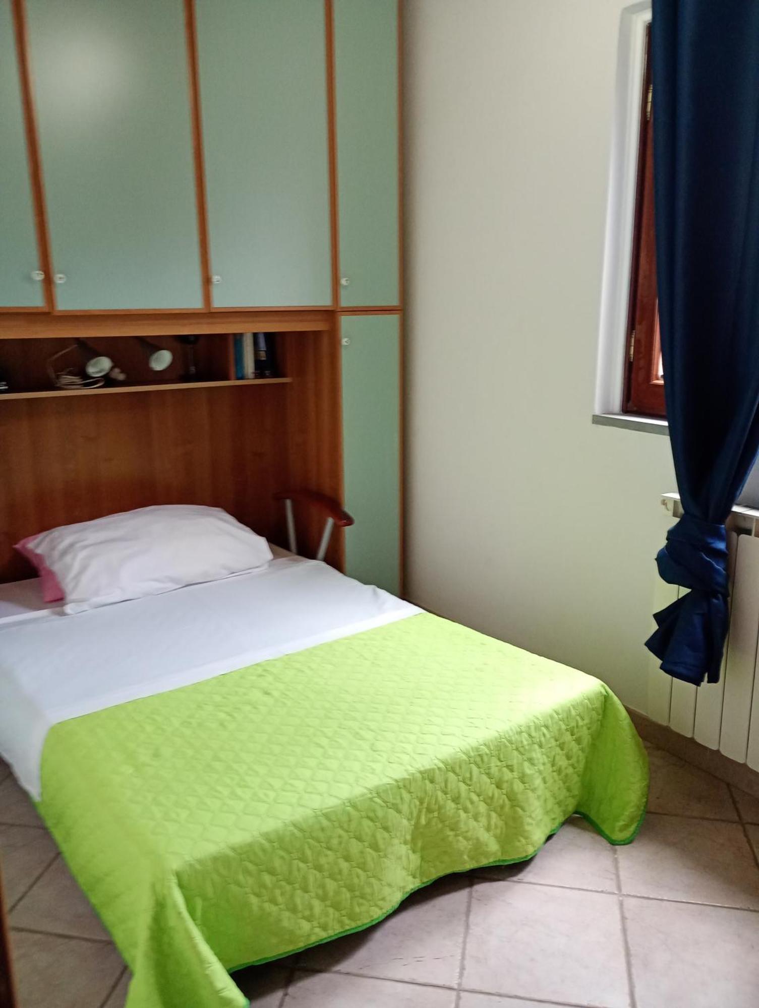 Independent Villa With Private Beach On The Lake Браччано Экстерьер фото