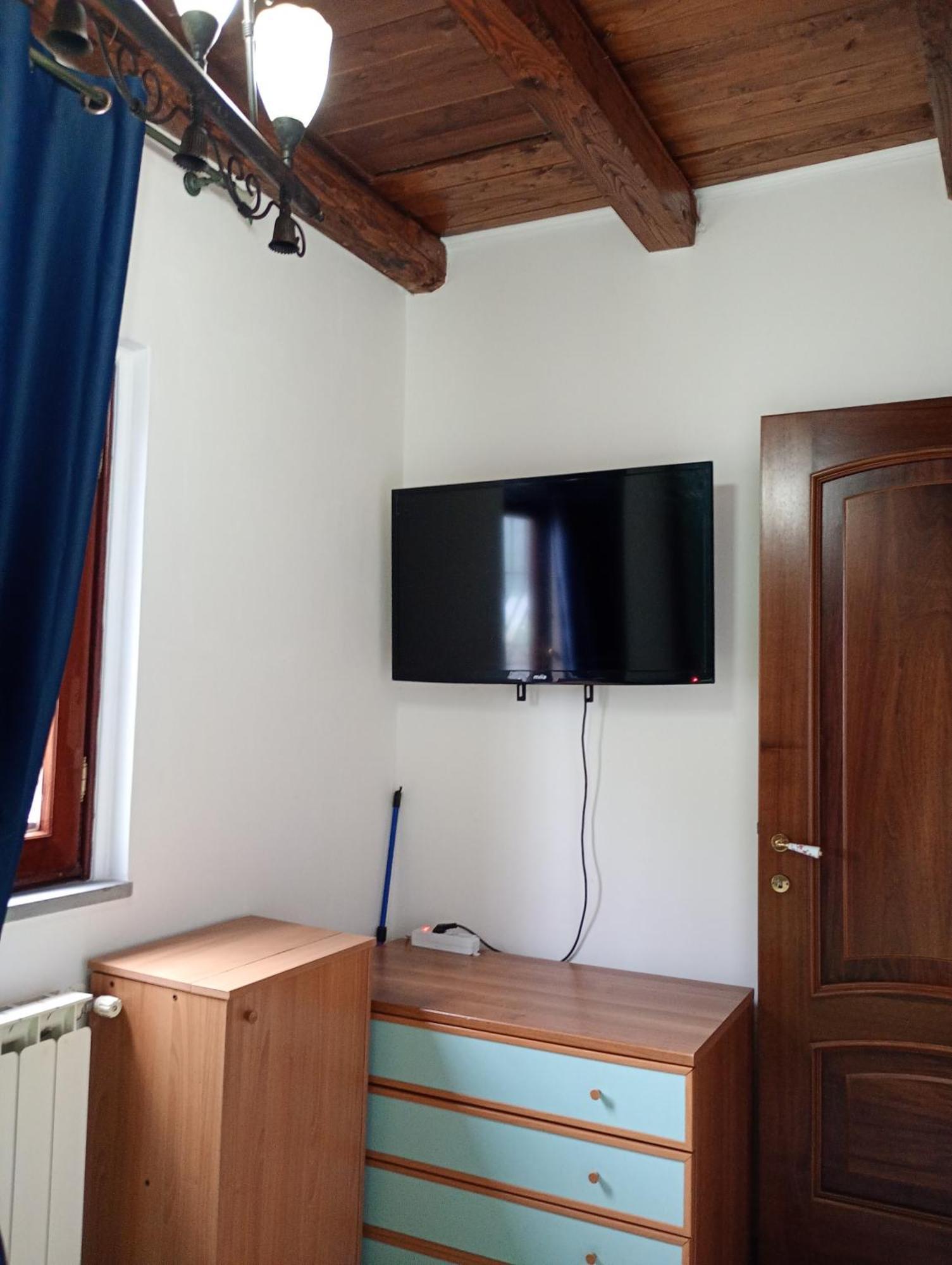 Independent Villa With Private Beach On The Lake Браччано Экстерьер фото
